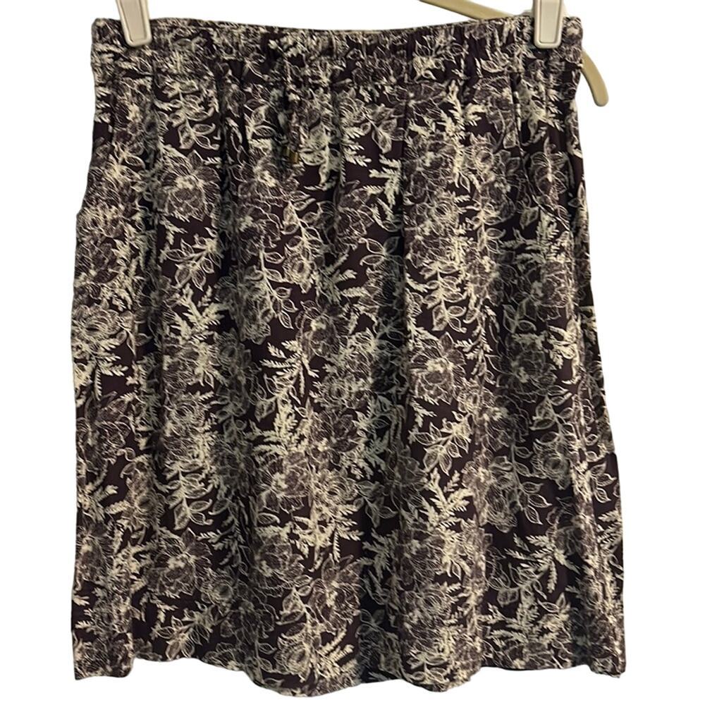 Eddie Bauer Woman's Skirt Size Small Purple Printed Skirt with Pockets